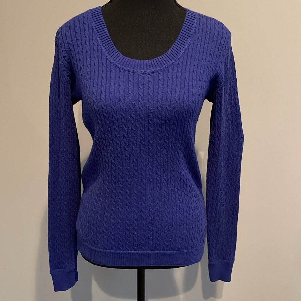 ESPRIT Classic Scoop Neck Cable Knit Sweater. Size Small.